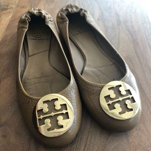 Tory Burch Reva Flats Patent Leather in Nude